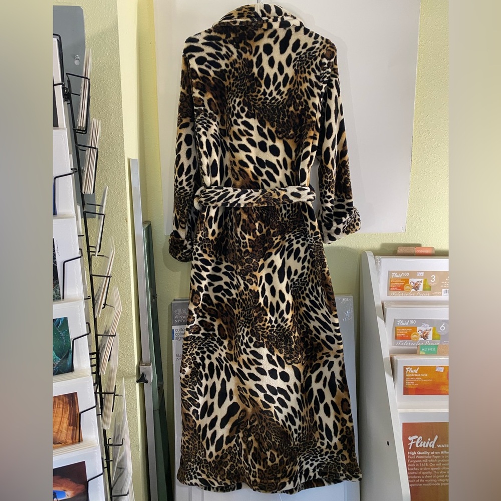 Natori Leopard Print Robe - Picture 3 of 6